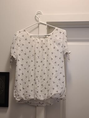 Blousology White Scissors Print Blouse – Size M – Tie Sleeve
